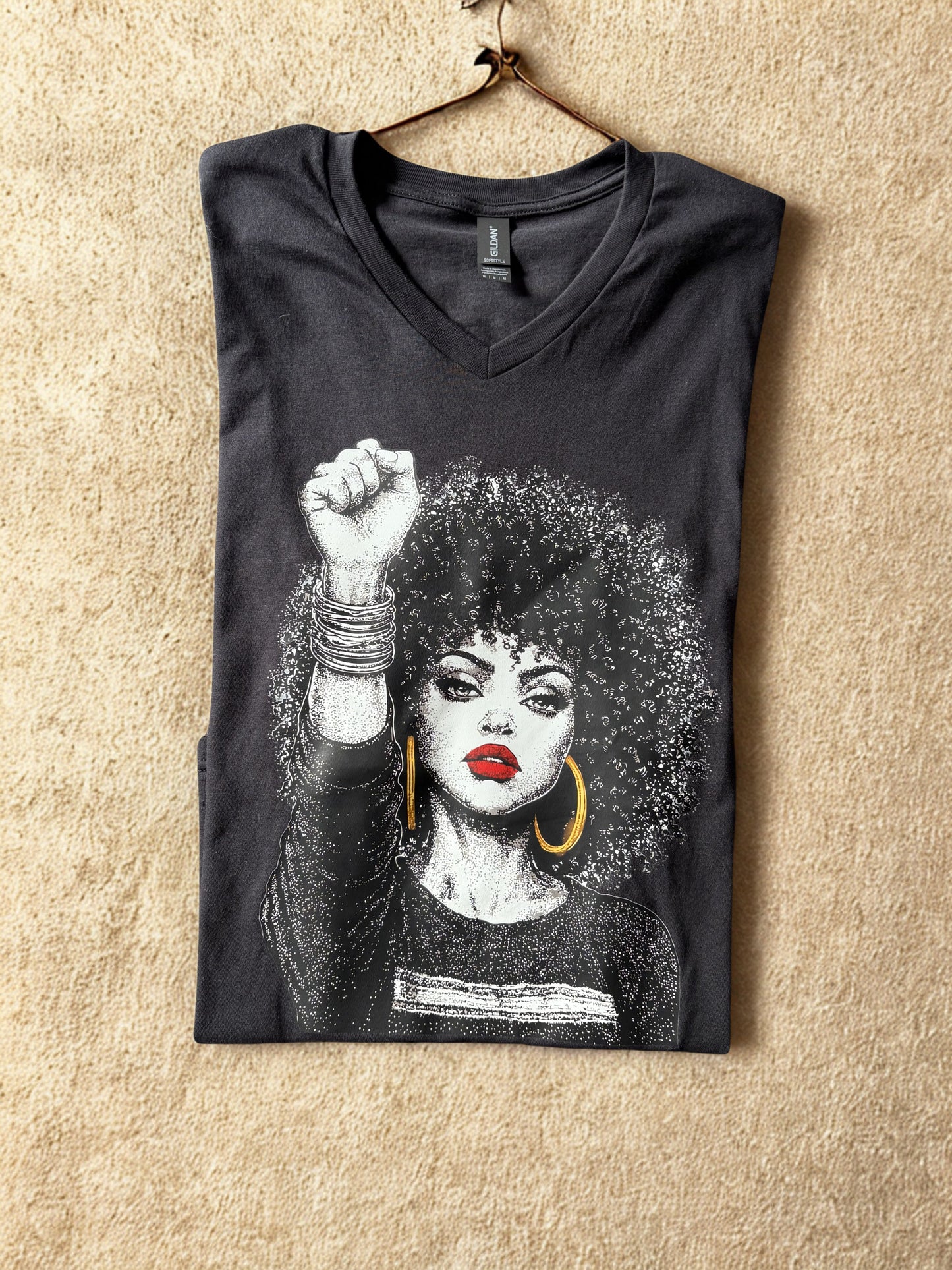 V-neck Taraji Power